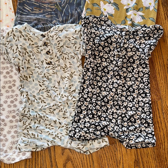 Lou Lou & company bundle of 8 rompers - 12-24mo - good to excellent condition - Picture 4 of 8